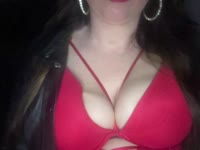 Ik ben een leuke spontane vrouw van 29 jaar oud. Ik heb lang blond / inmiddels bruin haar (over de schouders), blauwe ogen, Niet slank, niet dik ertussen in dus. Ik  heb een cup D en ik kom uit Utrecht waar ik vlakbij het centrum woon. Verder ben ik al een ruime tijd single.  Ik ben op zoek naar een beetje leuke spanning en avontuur. Heb je verder nog vragen, dan kan je altijd een berichtje sturen, dat zou ik leuk vinden. Xxx