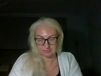 I’m a girl who balances calmness with a touch of playfulness. I enjoy feeling the rhythm of life, catching small moments and turning them into an atmosphere you want to stay in. I appreciate honesty, sincerity, and easy communication—it