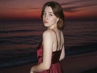 camwhore fingering shaved pussy EdithKeene