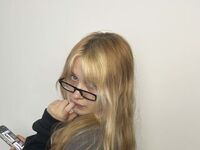 chat room live cam EloiseGow