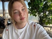 naked girl with live cam masturbating KendallHennig