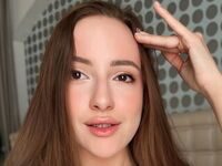 topless webcamgirl MertieStaheli