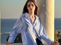 cam girl masturbating with dildo SerenaStolz