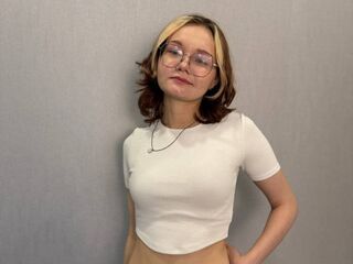 strip show ShemikaDestro