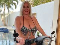 camgirl chatroom TrishLabone