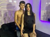 camcouple playing with sextoy LeslyAndJhonns