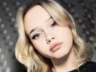 cam girl playing with dildo AlmaLonabaugh