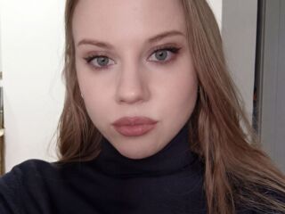 girl topless chat AngelicaKelly