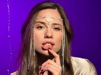 camgirl playing with dildo AngelineDivinne