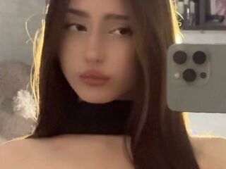 hot chat room BellaJersiquins