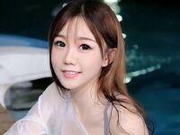 beautiful camgirl BeverlyXueBing