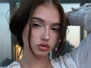 naughty cam girl fingering shaved pussy CarlosRayna