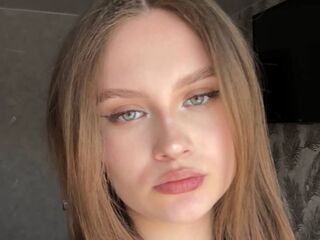 real live cam picture CarylonPreis