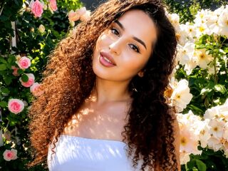 fingering cam girl CharisFernette