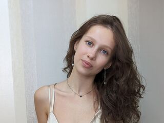 camgirl masturbating with vibrator CoventinaCroston