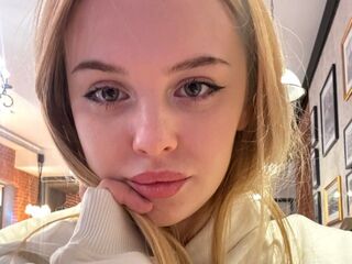naked camgirl masturbating DevonaBradner
