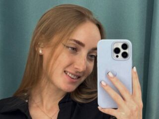 camwhore shaving pussy ElizabethKitchen