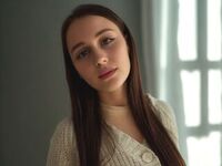 naked cam girl ElwynaHarn
