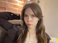 camgirl showing tits EmiliDen