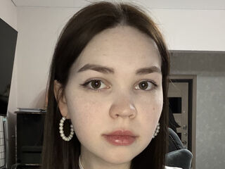 live webcam model EmiliRoyzi