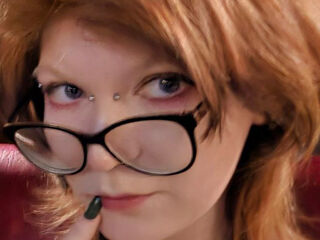 camgirl masturbating with vibrator InezHiefnar