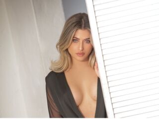 nude camgirl photo IrinaMolkova