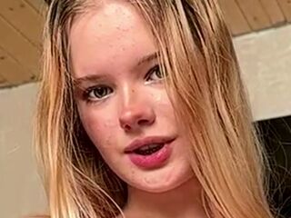 hot webcamslut JeannettaCeraos