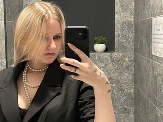 naked girl with cam masturbating JenaeMcquillen