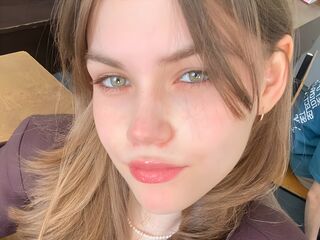 camwhore masturbating with vibrator JeniceArmster