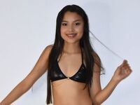 girl fingering shaved pussy JulietaMiller