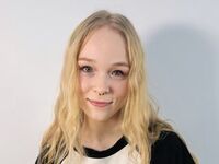 naked cam girl picture KamiMellema