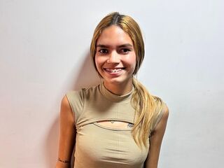 strip tease show KassandraMonroe