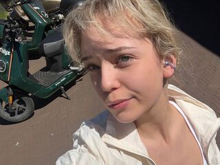 beautiful webcamgirl KeilaTouchton