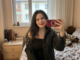 naked girl with webcam masturbating with sextoy KeliCollymore