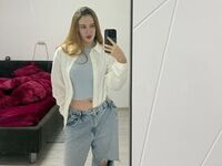 nude webcamgirl pic KellyLynn