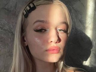 camgirl live KianaStark