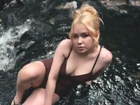 live cam girl photo KiriWhite