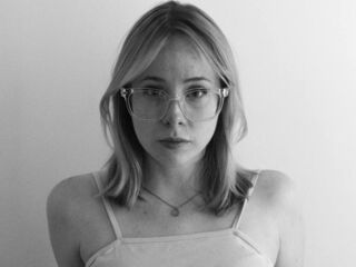 camwhore masturbating LanaAmster