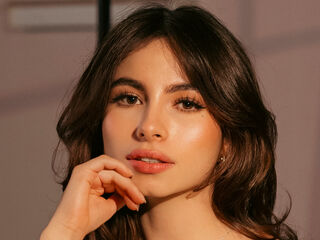 topless camgirl LauriSweet