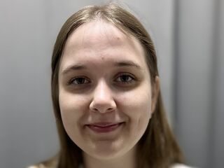 fingering camgirl LindaLeen