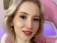 cam girl masturbating with vibrator LionaParks