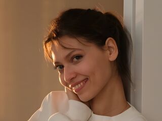 camgirl masturbating with sextoy LivelyLaurie