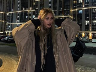 naked cam girl photo LizaKitchin