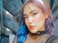 topless camgirl MaddieLannister