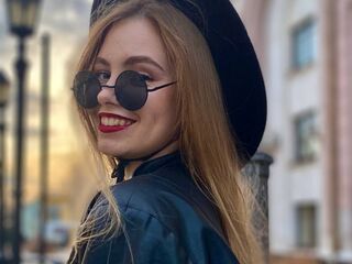 webcam babe MaiaOshman