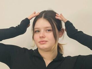 nude gamgirl MauritaRoberge