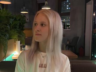 naked webcam girl masturbating MelissaOushens