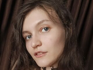 camgirl shaving pussy MillieStrife