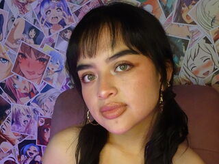 topless webcam girl MinnieCampbel