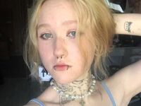 hot strip tease cam MoriahEverly